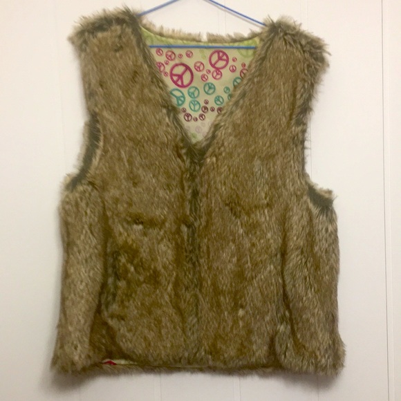 Women Faux fur fun vest (Outside 90%acrylic-10% polyester, lining 100% poly)M/L - Picture 1 of 11
